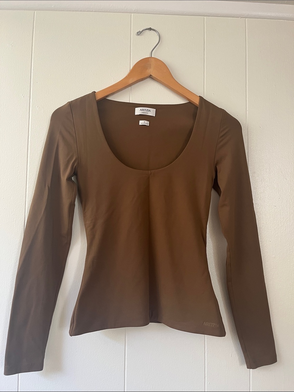Aritzia Contour Scoopneck Longsleeve
